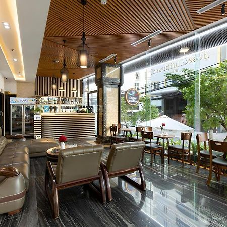 J&B Hotel & Apartment Дананг Экстерьер фото