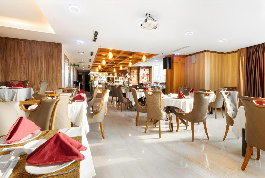 J&B Hotel & Apartment Дананг Экстерьер фото