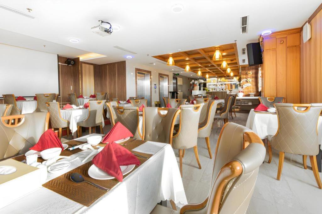 J&B Hotel & Apartment Дананг Экстерьер фото