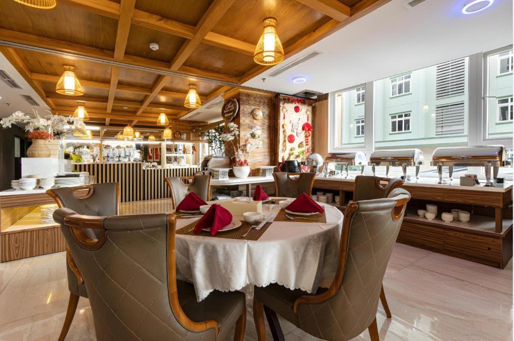J&B Hotel & Apartment Дананг Экстерьер фото
