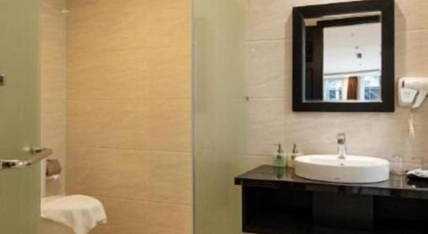 J&B Hotel & Apartment Дананг Экстерьер фото
